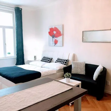 Charming Near The Historic Center Prague