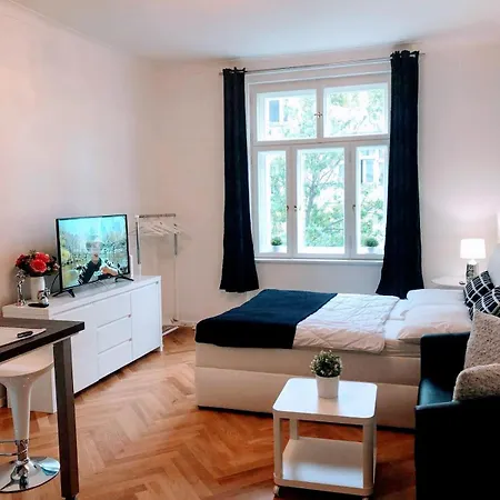 Charming Near The Historic Center Prague