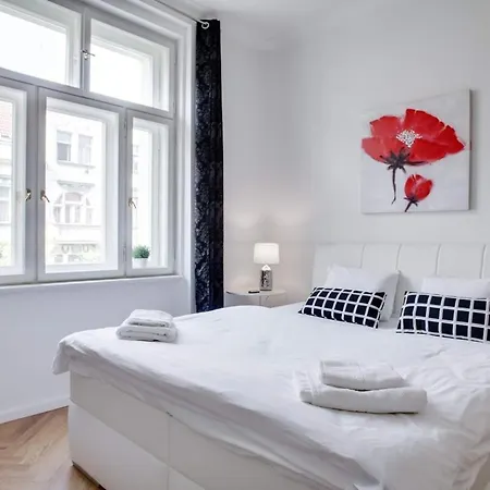 Charming Near The Historic Center פראג